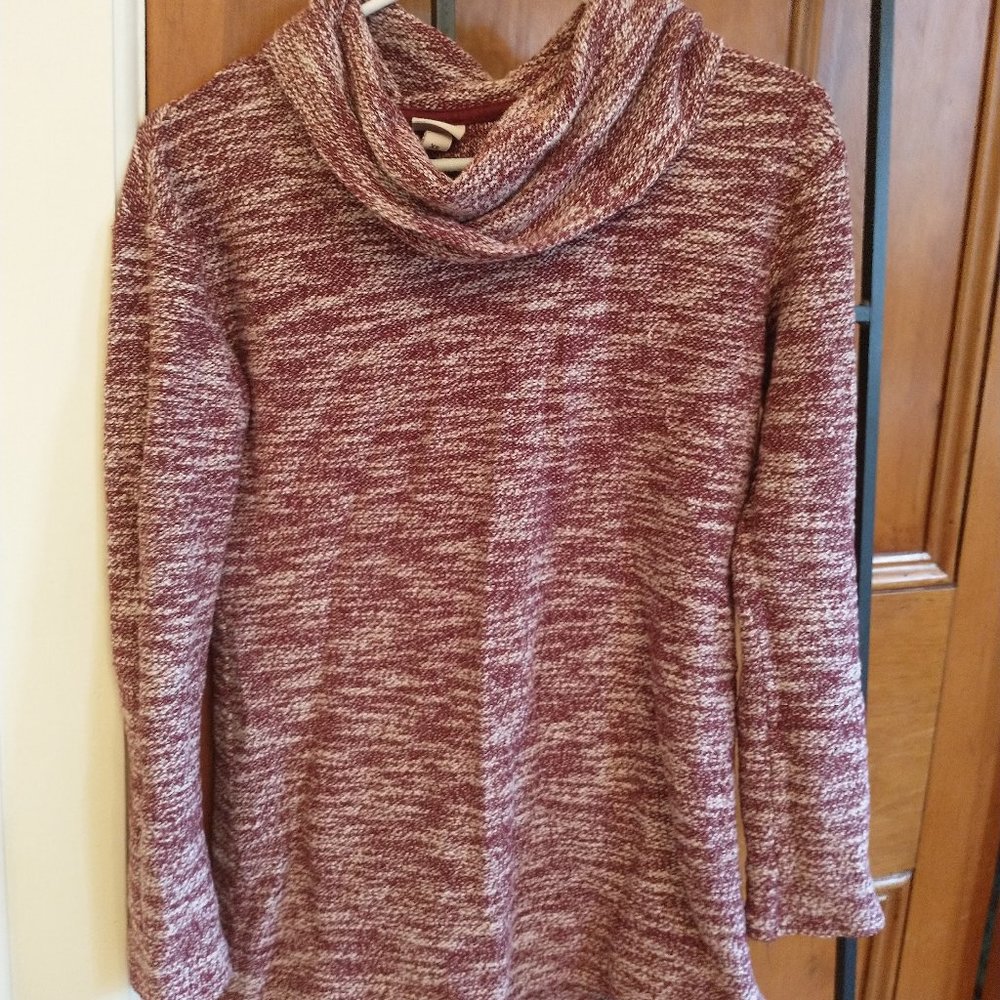 Women's sweater, excellent condition, red and white
